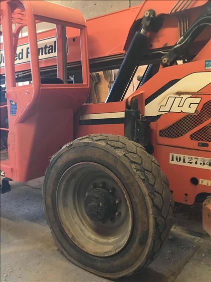 2013 SKYTRAK 6042 Rough Terrain Forklift