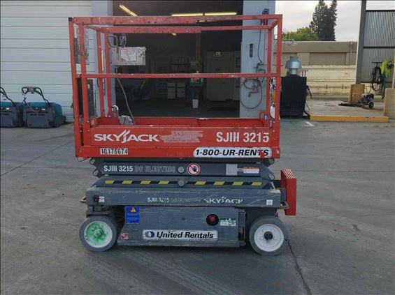 2013 Skyjack SJIII3215 Scissor Lift
