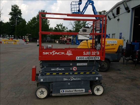2015 Skyjack SJIII3219 Scissor Lift