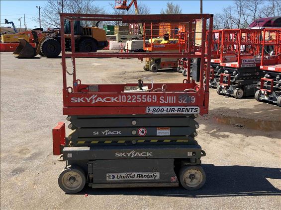 2014 Skyjack SJIII3219 Scissor Lift