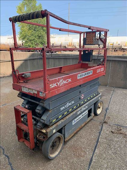 2014 Skyjack SJIII3226 Scissor Lift