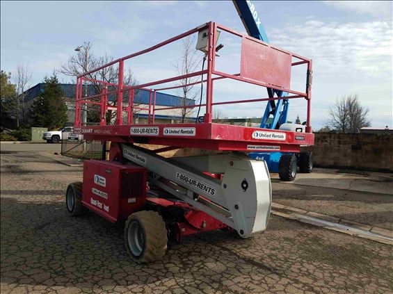 2013 MEC 3084RT Scissor Lift