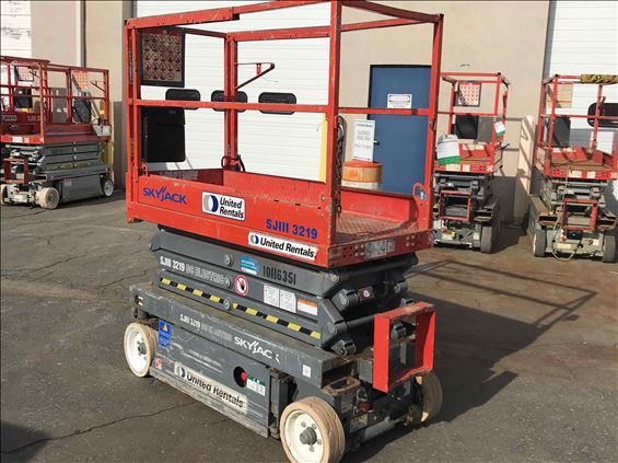 2013 Skyjack SJIII3219 Scissor Lift