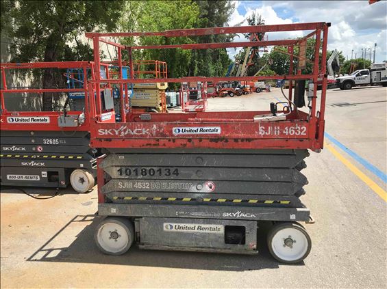 2013 Skyjack SJIII4632 Scissor Lift