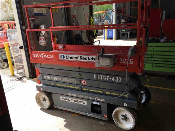 2013 Skyjack SJIII3226 Scissor Lift