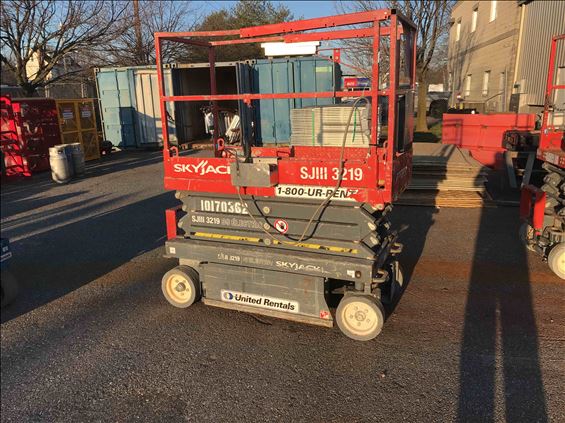 2013 Skyjack SJIII3219 Scissor Lift