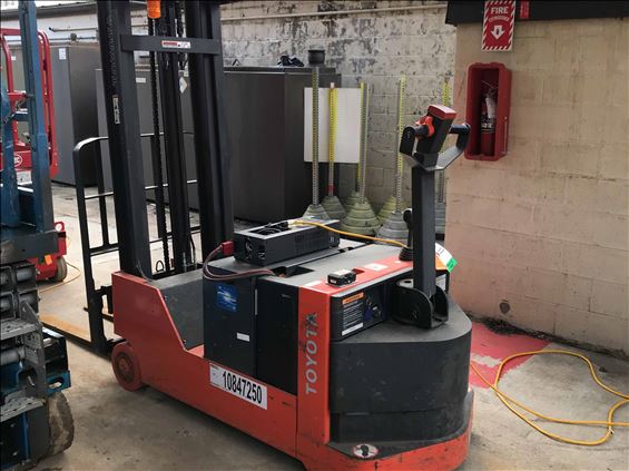 2018 Toyota 6BWC20 Warehouse Forklift