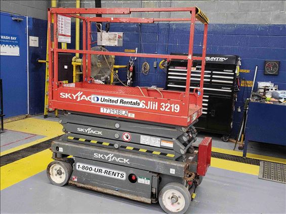 2015 Skyjack SJIII3219 Scissor Lift