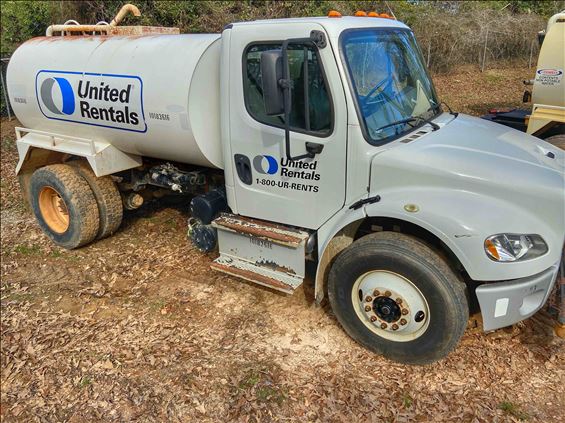 2013 Freightliner M2 106 WATER Water Truck