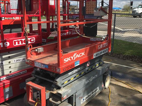 2014 Skyjack SJIII3215 Scissor Lift