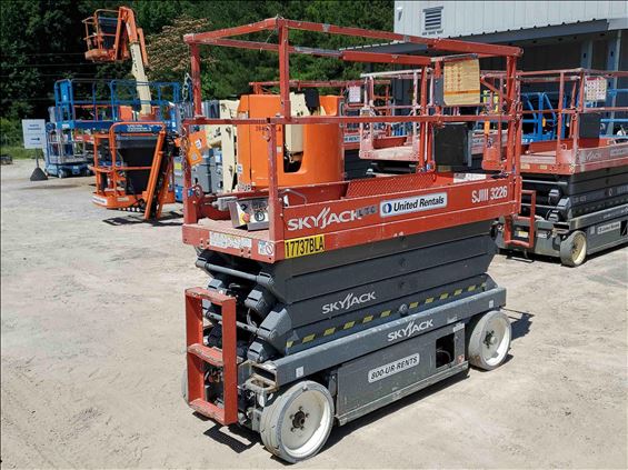 2015 Skyjack SJIII3226 Scissor Lift