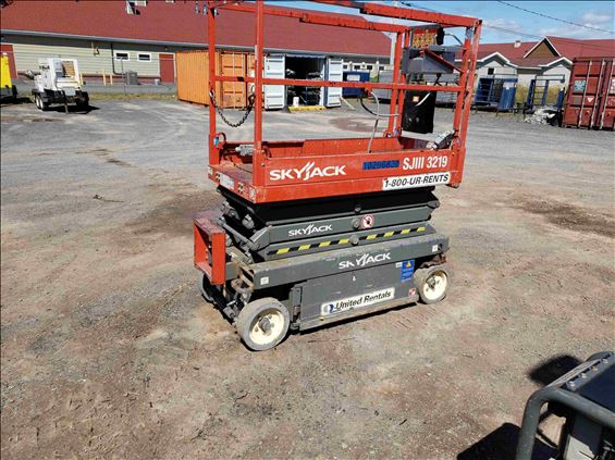 2014 Skyjack SJIII3219 Scissor Lift
