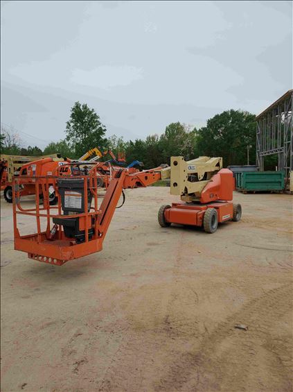 2011 JLG E400AJPN Boom Lift