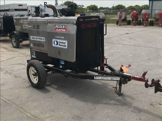 2015 Lincoln Electric VANTAGE 520 Welder