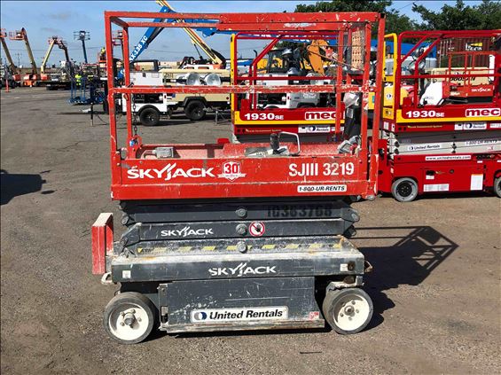 2015 Skyjack SJIII3219 Scissor Lift