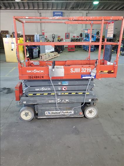 2014 Skyjack SJIII3219 Scissor Lift