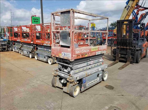 2014 Skyjack SJIII3219 Scissor Lift