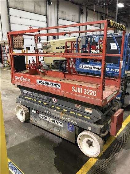 2013 Skyjack SJIII3220 Scissor Lift