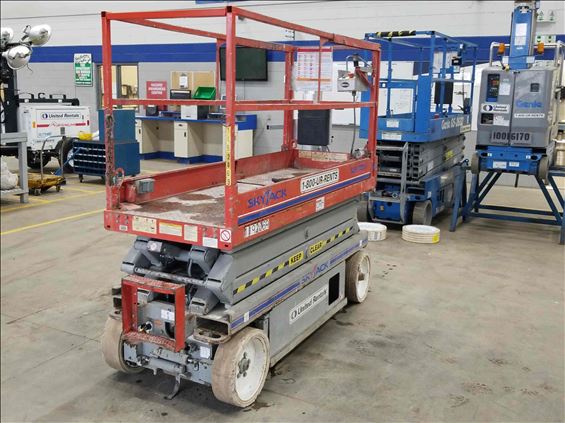 2011 Skyjack SJIII3220 Scissor Lift