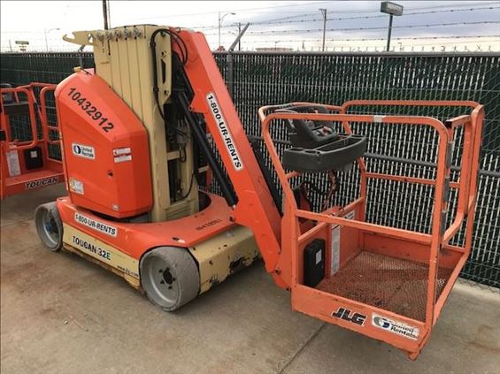 2015 JLG T32E Boom Lift