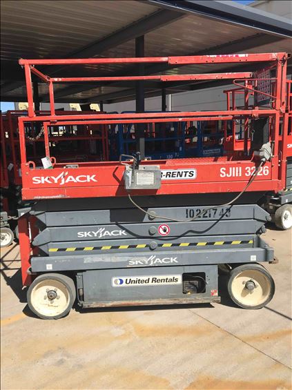 2014 Skyjack SJIII3226 Scissor Lift