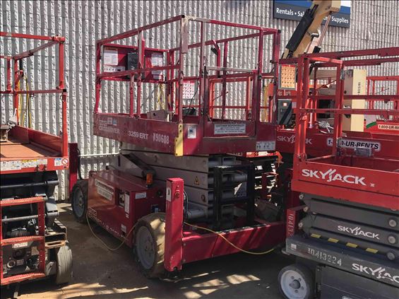 2015 MEC 3259 ERT Scissor Lift
