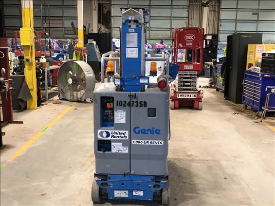 2014 Genie GR-20 Vertical Lift