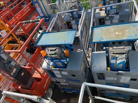 2014 Genie GR-12 Scissor Lift