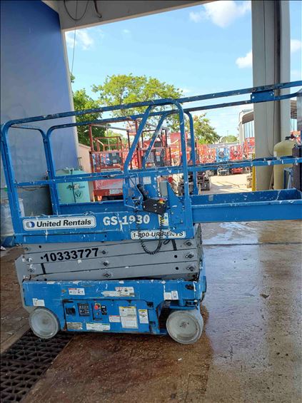 2015 Genie GS-1930 Scissor Lift