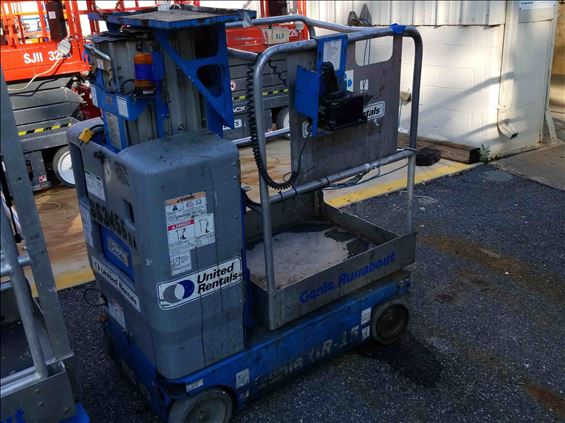 2011 Genie GR-15 Vertical Lift