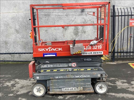 2013 Skyjack SJIII3219 Scissor Lift