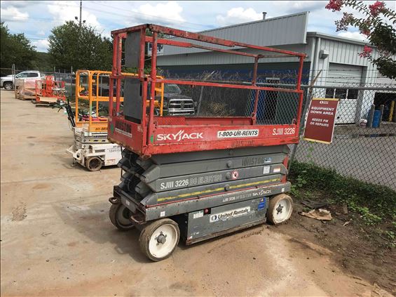 2013 Skyjack SJIII3226 Scissor Lift