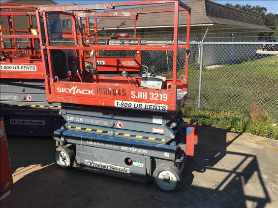 2013 Skyjack SJIII3219 Scissor Lift