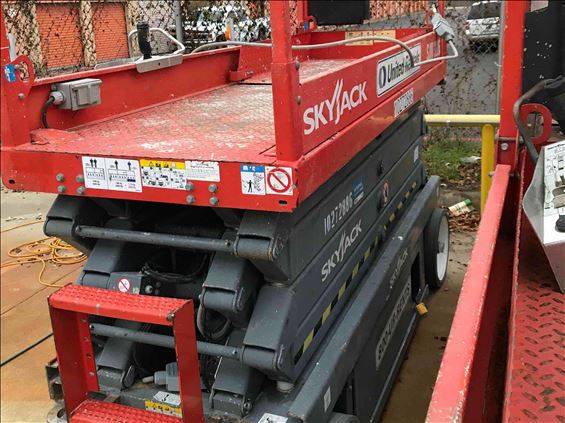 2014 Skyjack SJIII3226 Scissor Lift