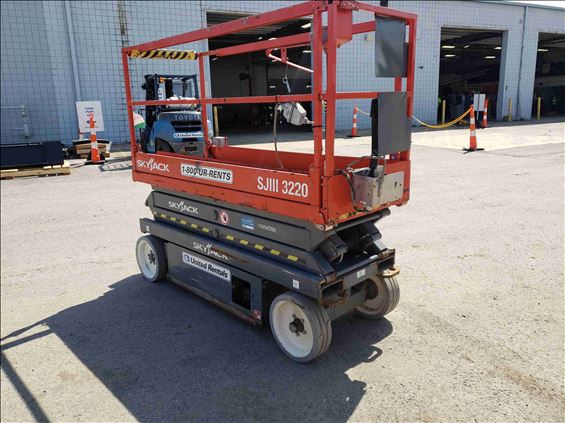 2014 Skyjack SJIII3220 Scissor Lift