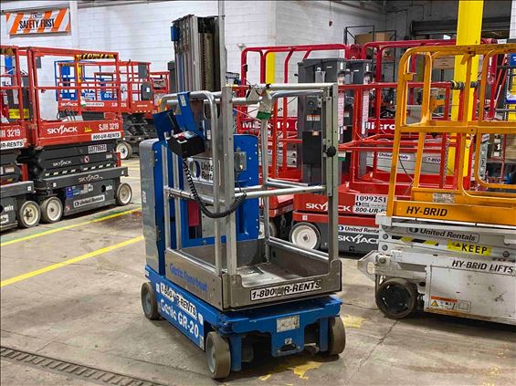 2014 Genie GR-20 Vertical Lift