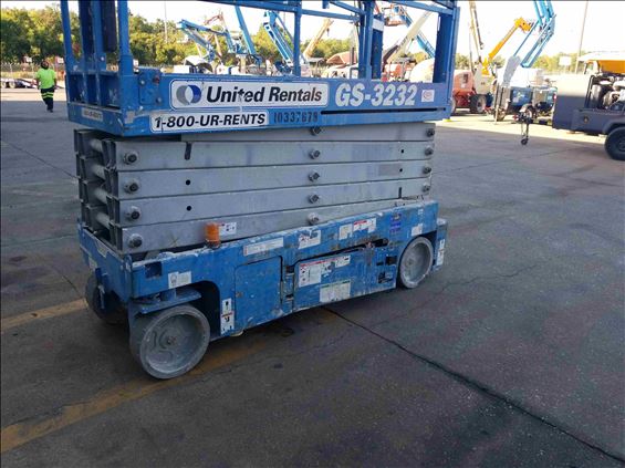 2015 Genie GS-3232 Scissor Lift