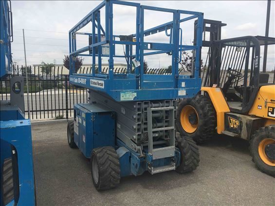 2012 Genie GS-4069 RT Scissor Lift
