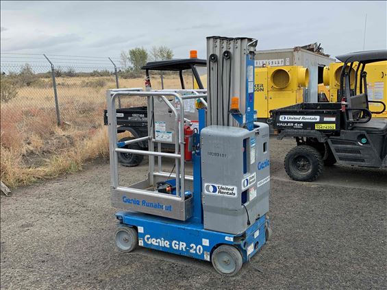 2014 Genie GR-20 Vertical Lift