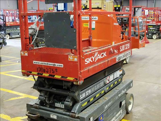2013 Skyjack SJIII3219 Scissor Lift