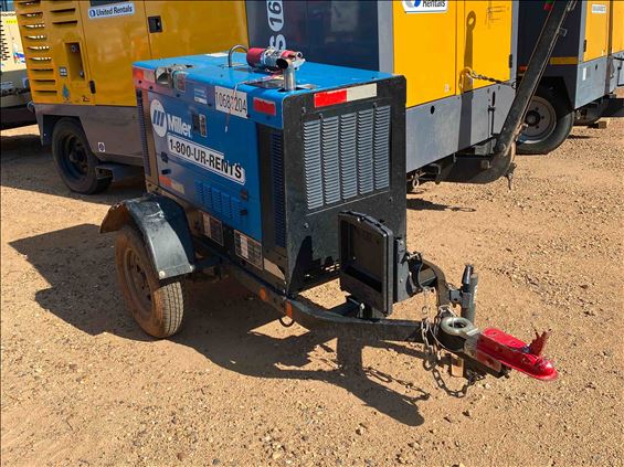 2017 Miller Welders Big Blue 400 Welder