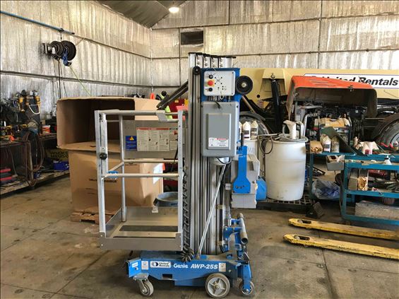 2015 Genie AWP-25SDC Pusharound Lift