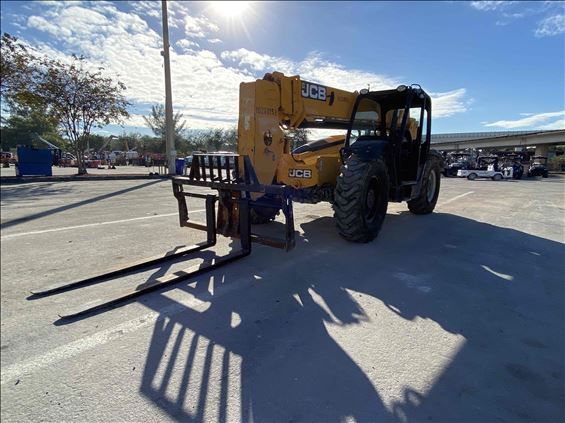 2014 JCB 507-42 Rough Terrain Forklift