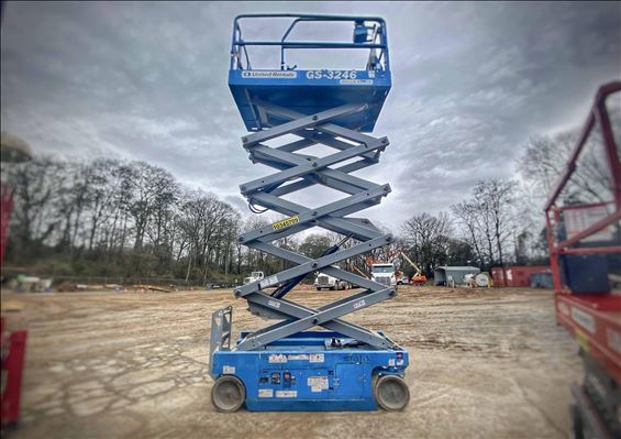 2015 Genie GS-3246 Scissor Lift