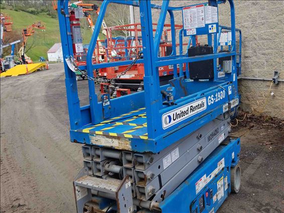 2014 Genie GS-1930 Scissor Lift