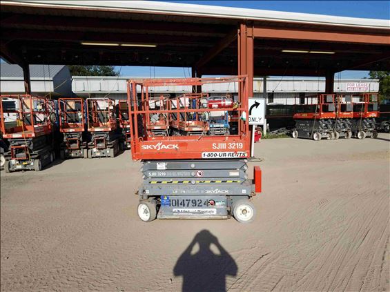 2013 Skyjack SJIII3219 Scissor Lift
