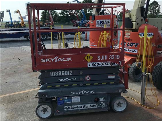 2015 Skyjack SJIII3219 EE Scissor Lift