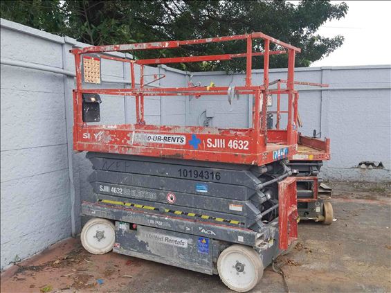2013 Skyjack SJIII4632 Scissor Lift