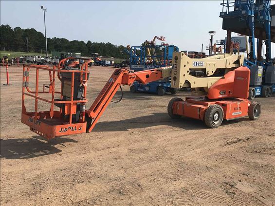 2011 JLG E400AJPN Boom Lift