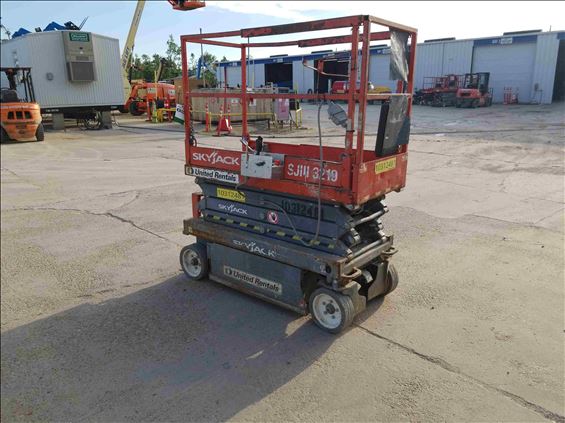 2014 Skyjack SJIII3219 Scissor Lift